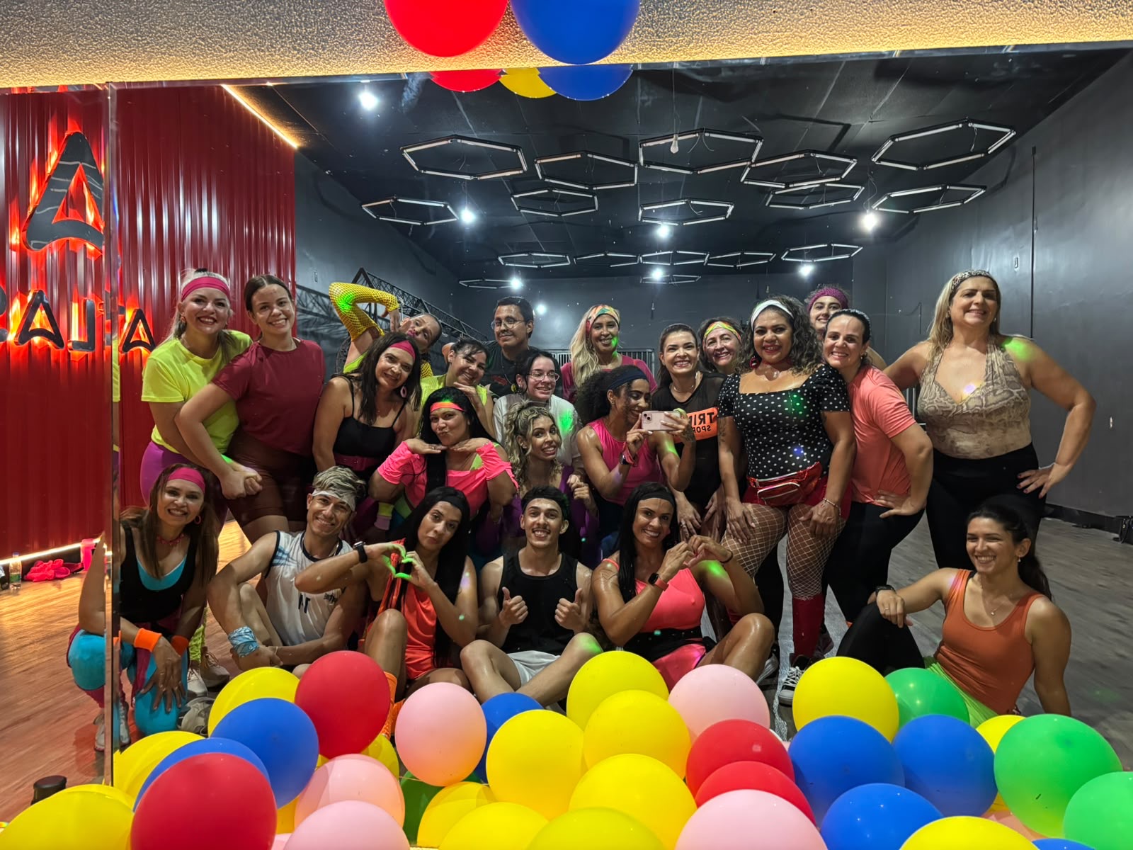 Aula temática especial FitDance com Denis